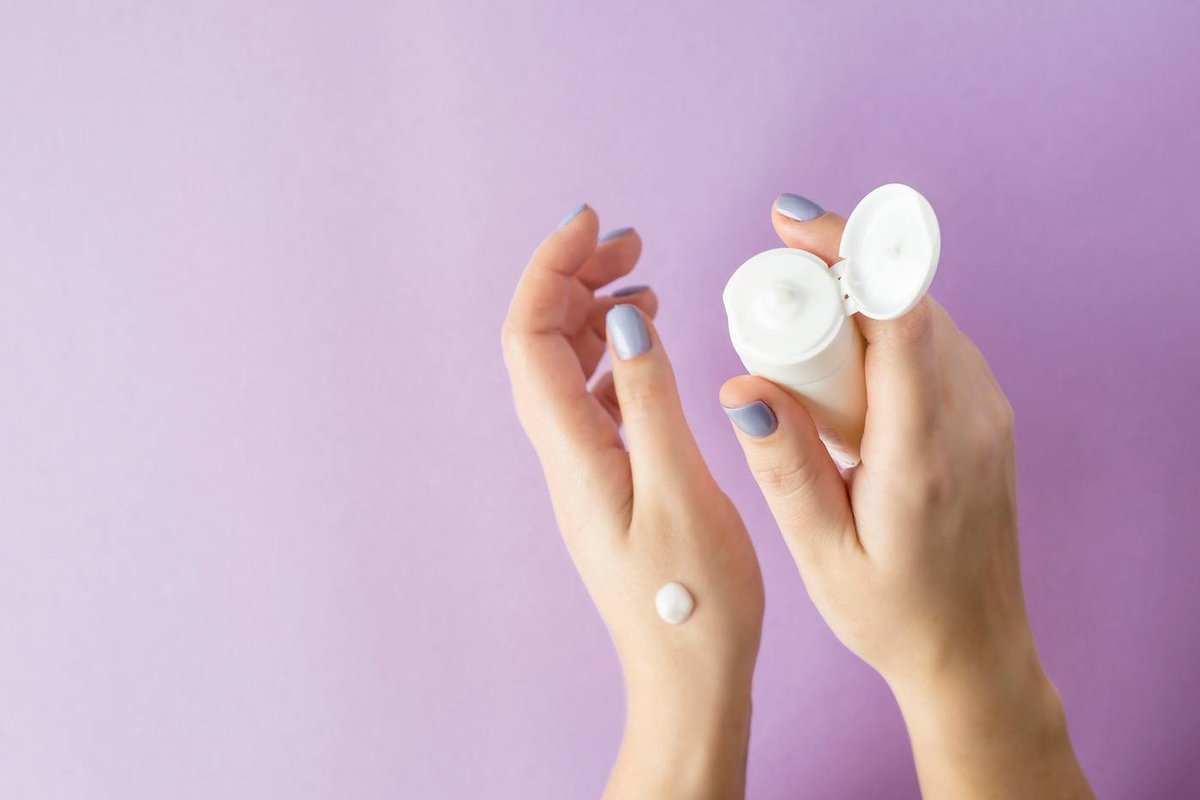 violet_ernest's tweet photo. This 3-second hack will make your beauty products last a.... #fitfood #fitnessquotes #body https://t.co/7Pzr6T0rCt https://t.co/tYQx1Sz0Fp
