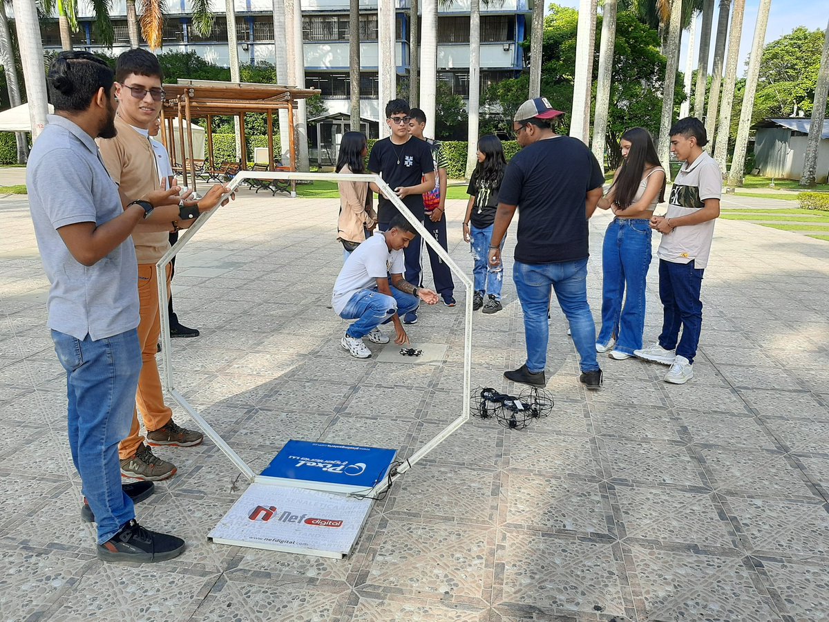jprodriguezcaro's tweet photo. Estudiantes y Egresados de la IEO Luis Fernando Caicedo @Educacion_Cali participaron durante 5 semanas en el curso de Robótica Aérea, gracias @UniSantiagoCali por el espacio de formación para fortelecer el #TerritorioStem 🦾🤖 👍@Liliwaka1 @CSOIntl @CIER_Sur @RedSTEMLatam #STEM https://t.co/oFlYyuDp3S
