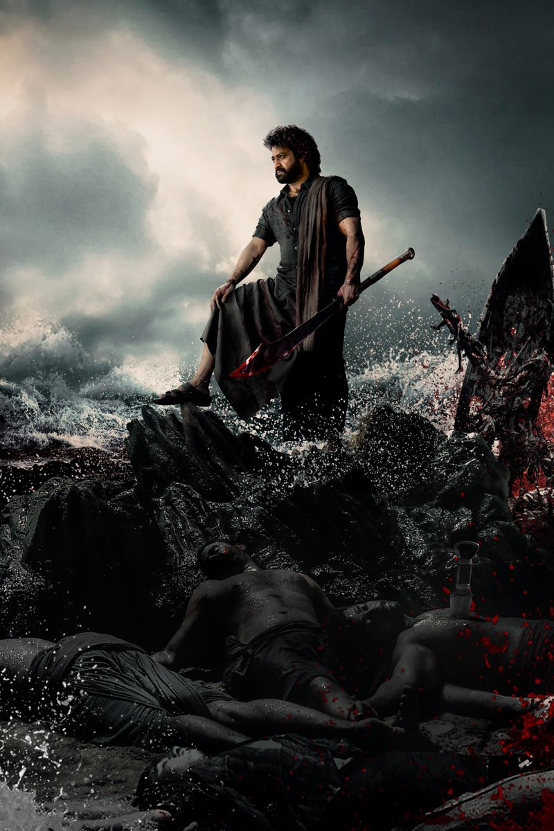 DevaraMovie's tweet image. For his ocean of fandom, here&apos;s a plain still to set screens on fire... 🌊🗡️#DEVARA