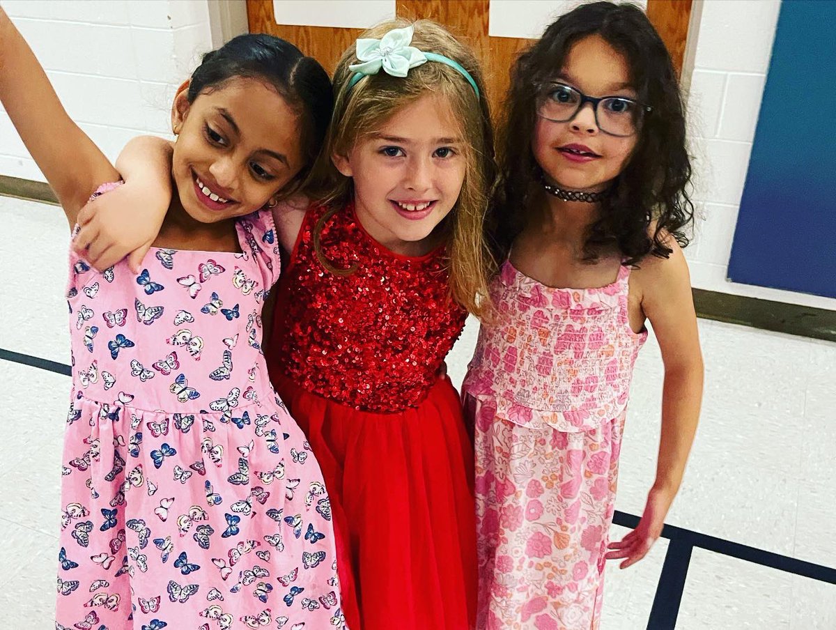 Erin Courlas tweet media