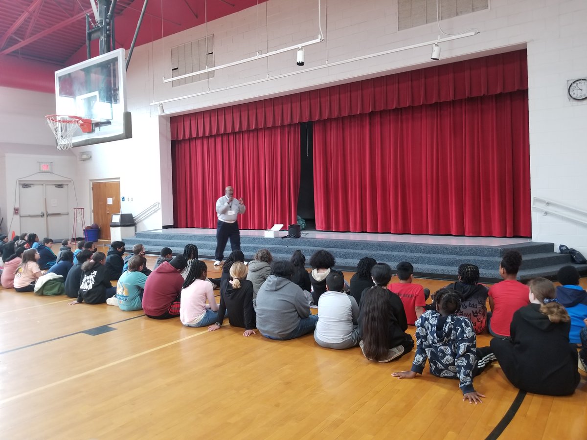 Louisburg Elementary tweet media