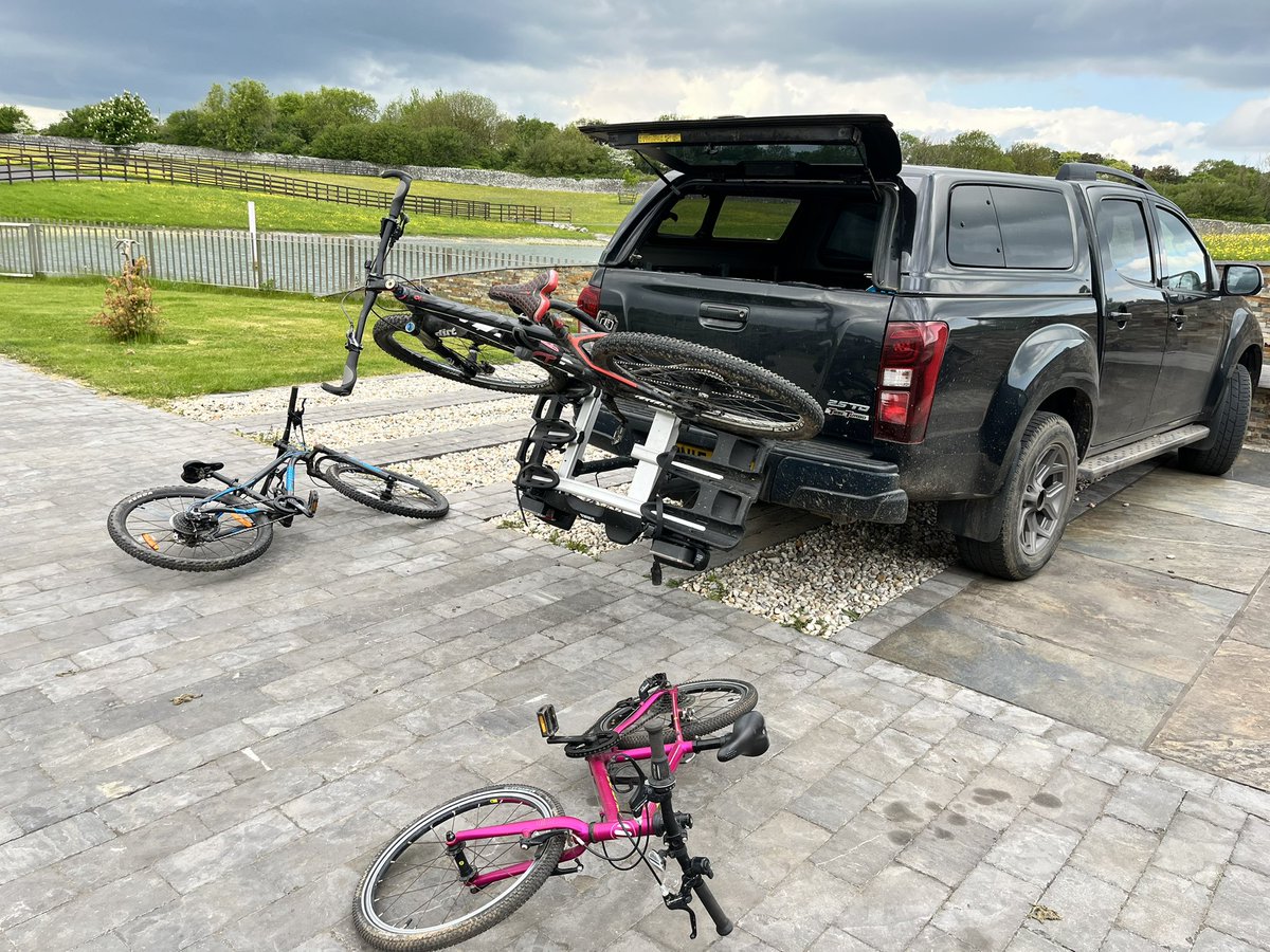 It’s the weekend!!!! #cyclingwithkids