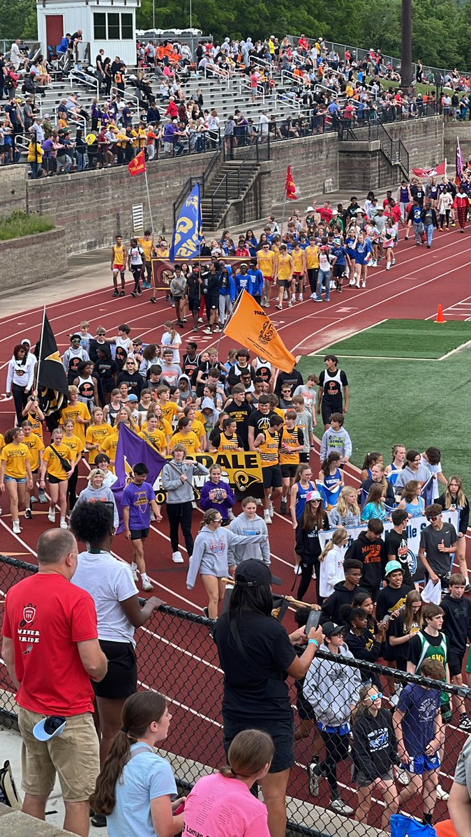 beebeetrack's tweet image. Ready for the @IESA_IL Track and Field State Meet! #bulletpride #beebeepride #embracethemoment
