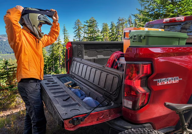 ChevyMontebello's tweet photo. The 2023 Chevrolet Colorado is back in Stock!!
Get more with:
➕ The StowFlex Tailgate
➕ 10 Camera Views
➕ 5 Drive Modes
➕ 7,700 Lb. Towing
➕ 17 Tie-downs

Load up in the 2023 Colorado at Chevrolet of Montebello: https://t.co/ai2gRDVDNb

#ChevroletColorado #ChevyTrucks https://t.co/0AvKo0fWiw