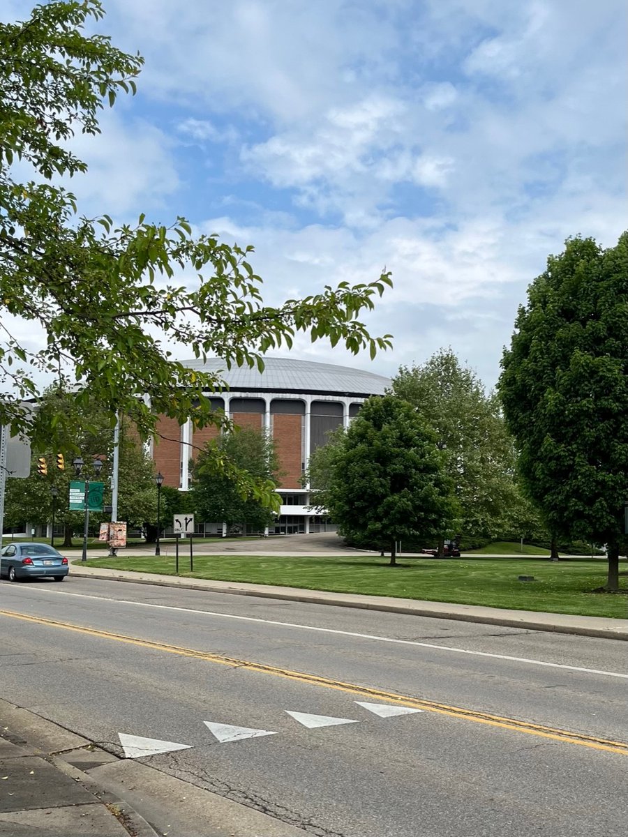 OhioStephens's tweet image. UPDATE… I found the front door and found a lot of great people inside. Thank you Bobcat Nation for all you did for me and my family. #LastDay. #ForeverOhio