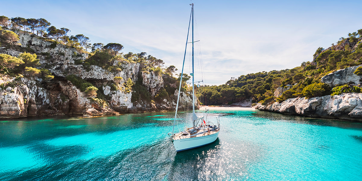 Gaat u graag zeilen? ⛵ #Spanje is de perfecte plek om deze sport te beoefenen: de #RíasBaixas, de #CostaBrava, #Tenerife en de #CostaBlanca wachten op u met prachtige klimaten en kristalhelder water. 🌊💙 Heb je al zin? 🤩

👉 bit.ly/3IfiTK9

#VisitSpain #SpainSports