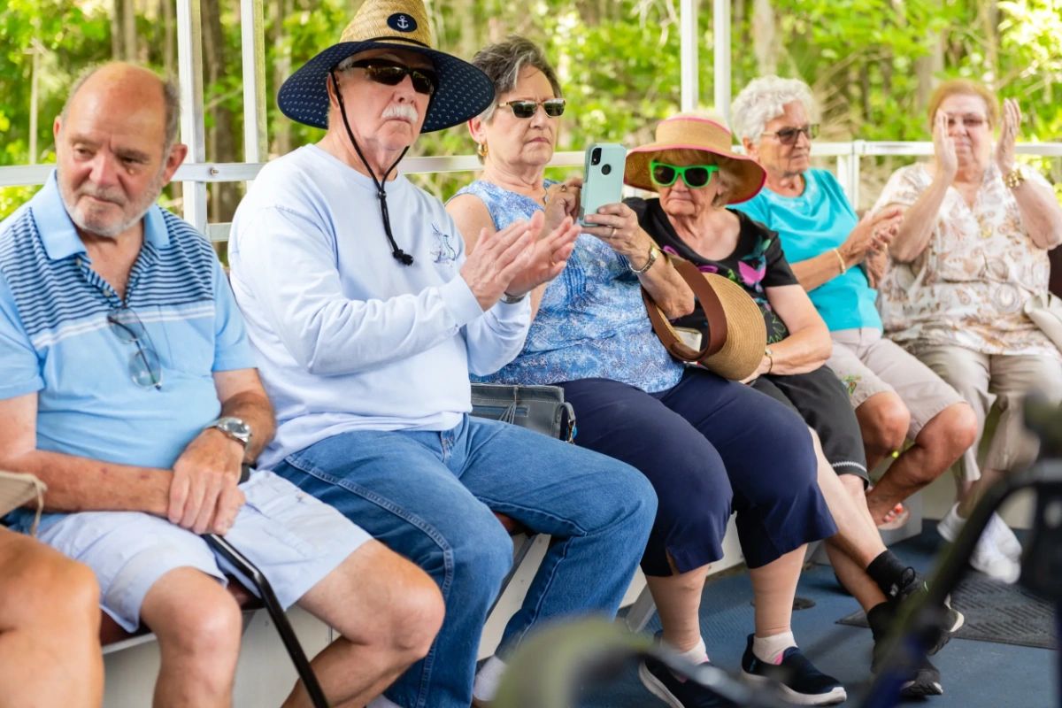 SingingTours's tweet photo. Looking for the perfect outing for you and your family? Look no further than Singing River Tours! We offer community-oriented tours that are both comfortable and scenic. #SingingRiverTours #FamilyOutings #ComfortableAndScenic https://t.co/GFicWtut8n