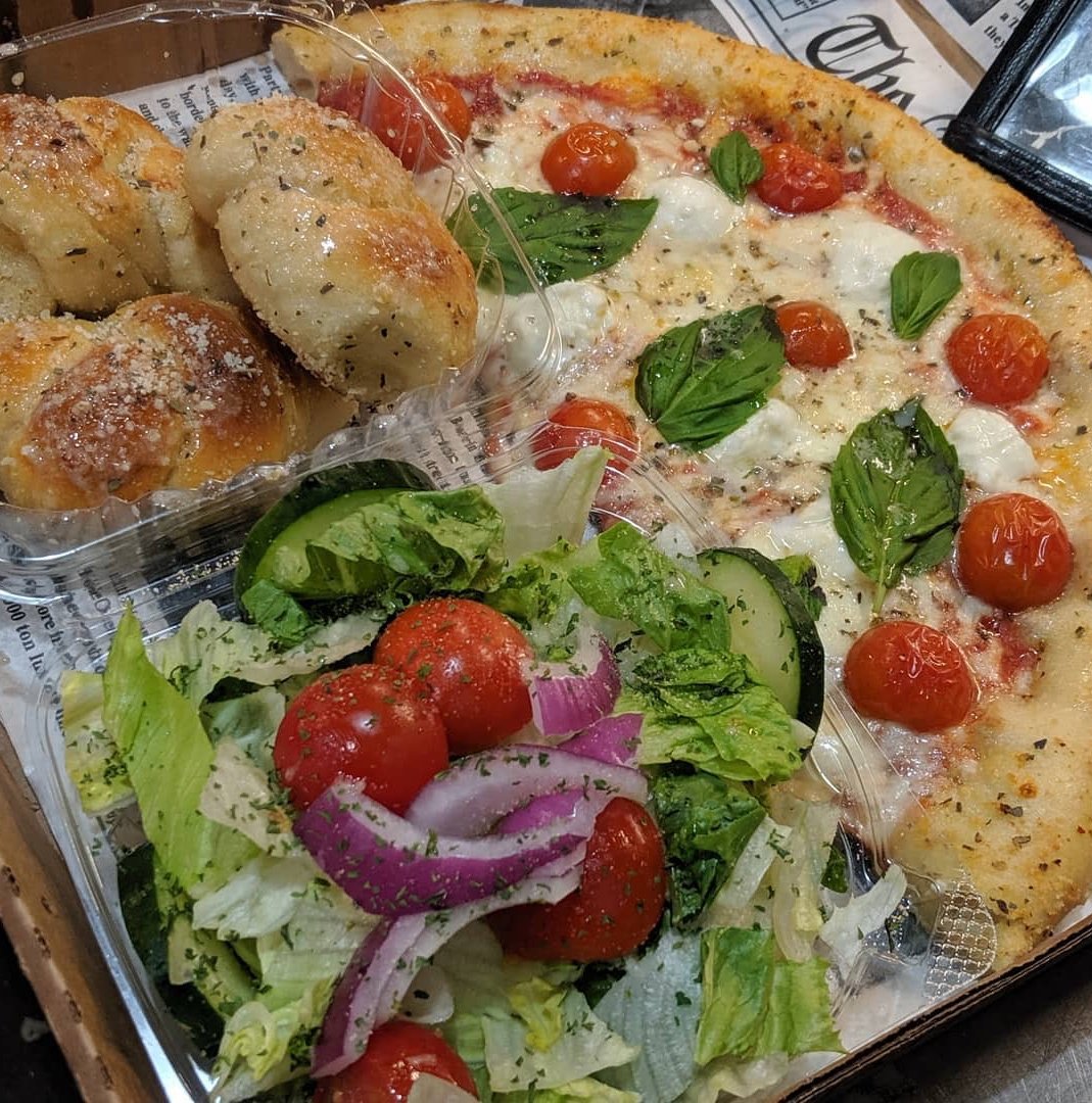 The box lunch is back at mesquite street pizza downtown ! Only $10 11-2pm daily come in and enjoy the best lunch downtown has to offer 
Mesquitestreet.com