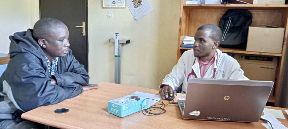 Today, RCP in collaboration with RBC and Ruhengeri Referral Hospital conducted one day patient outreach that aimed at assisting NCD nurses in task sharing to optimize hypertension treatment.

#WorldHypertensionDay2023
#Controlit