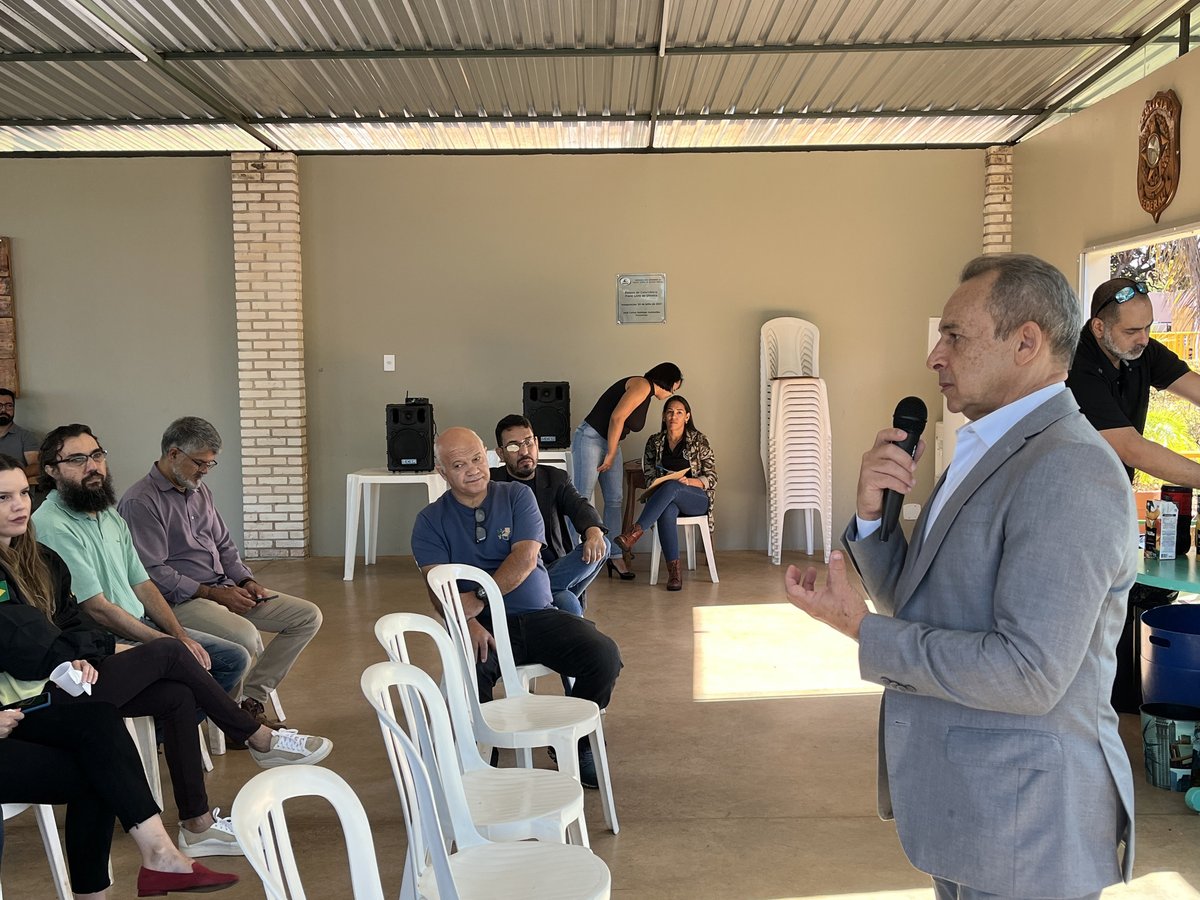 Sindipol_DF's tweet photo. O SINDIPOL/DF realizou, nesta quarta-feira, uma reunião itinerante no Espaço Paulo Licht da DIREF. O objetivo do encontro foi discutir importantes pautas de interesse dos sindicalizados.

Leia mais e veja todas as fotos da reunião no site do Sindipol/DF: https://t.co/xk70RV44TT https://t.co/dulV4SMUgP