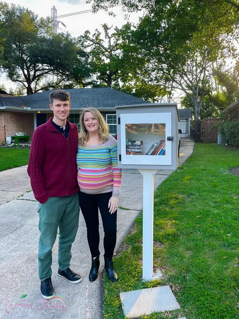 We built a Little Free Library to provide our community an easy way to exchange books at no charge! 📚 We LOVE how it turned out. You can build your own with the FREE build plans. Get the details  here: 👉 ift.tt/erTukOX #amberoliver #freelibraryplans
