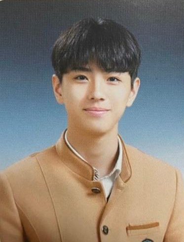 xeehxehex's tweet photo. 너무모범생 https://t.co/715OJWFsS3
