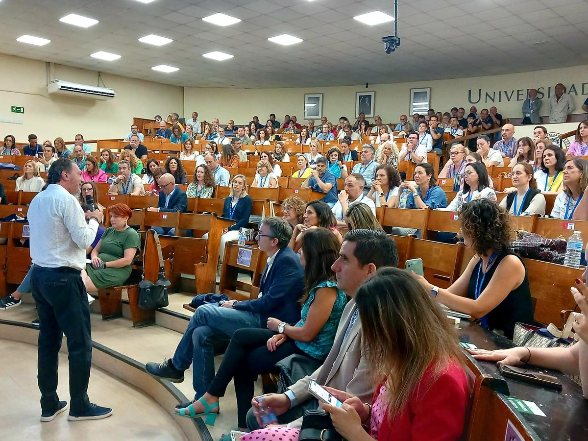 cepcastilleja's tweet photo. #UnaDirecciónParaIlusionarte 18.05.23 Conferencia “Tips para liderazgos y buena gestión de centros escolares. Trabajando en equipo” a cargo de @MarceloRoffe. @asadipre @FormacProfAnd @EducaAnd https://t.co/yzsFy9gWpz