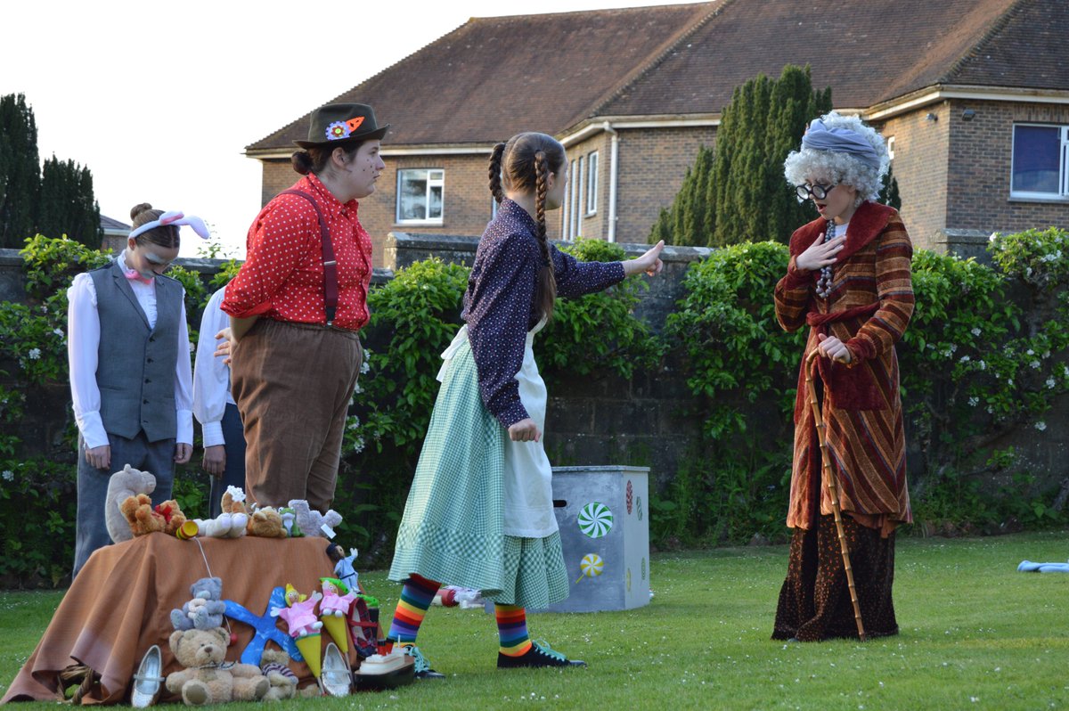 Mayfieldgirls's tweet photo. “Soon Hansel and Gretel came to a little cottage…🎭” 📸 just some of the fantastic scenes from our Mayfield Theatre Company Seniors outdoor drama production - which took place this week. Congratulations to everyone involved! 👏🏻 https://t.co/jF5itLZXcc