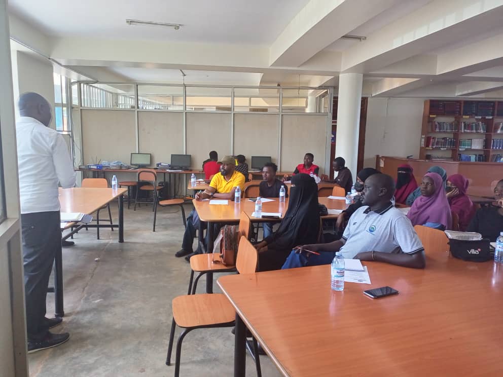 TeamUniversityU's tweet photo. Today,we got visitors from The African Federation for the Gifted and Talented led by keynote speaker Prof.H.Obora from Kenya.Insights were drawn into early discovery of talents using biometric machine that avails talent report and learning prescription prior pursuing a course. https://t.co/rL6Q9bt80w