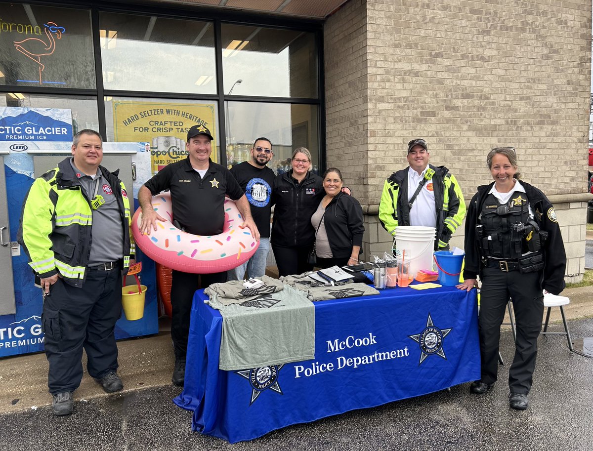Thanks for the support, <a href="/McCookPolice_IL/">McCook Illinois Police Department</a> ❤️☕️ #CopOnARooftop