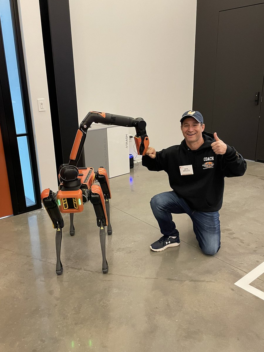 What a way to kick off Nationals weekend. Private tour at The Smart Factory for these innovators of tomorrow!  Selfies with Spot was the highlight for all (even me!) 
#weare7B 
#WeAreChappaqua