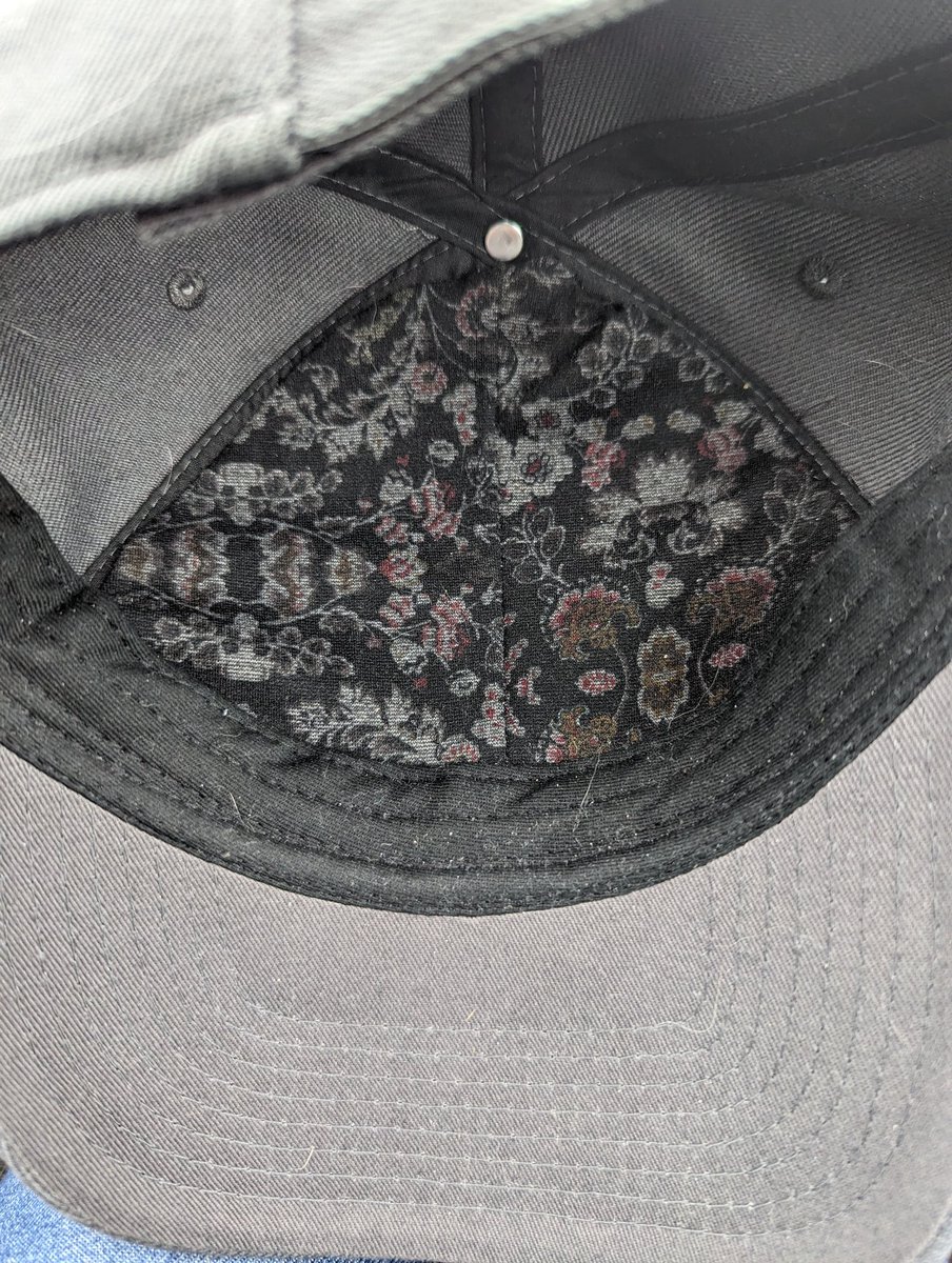 UpcycleTexStyle's tweet photo. New hats with logos covered in scrap material! Will be posted in my shop soon- or send me a message if you are interested!  #zerowaste #jeans #lace https://t.co/sO91GfnYIL