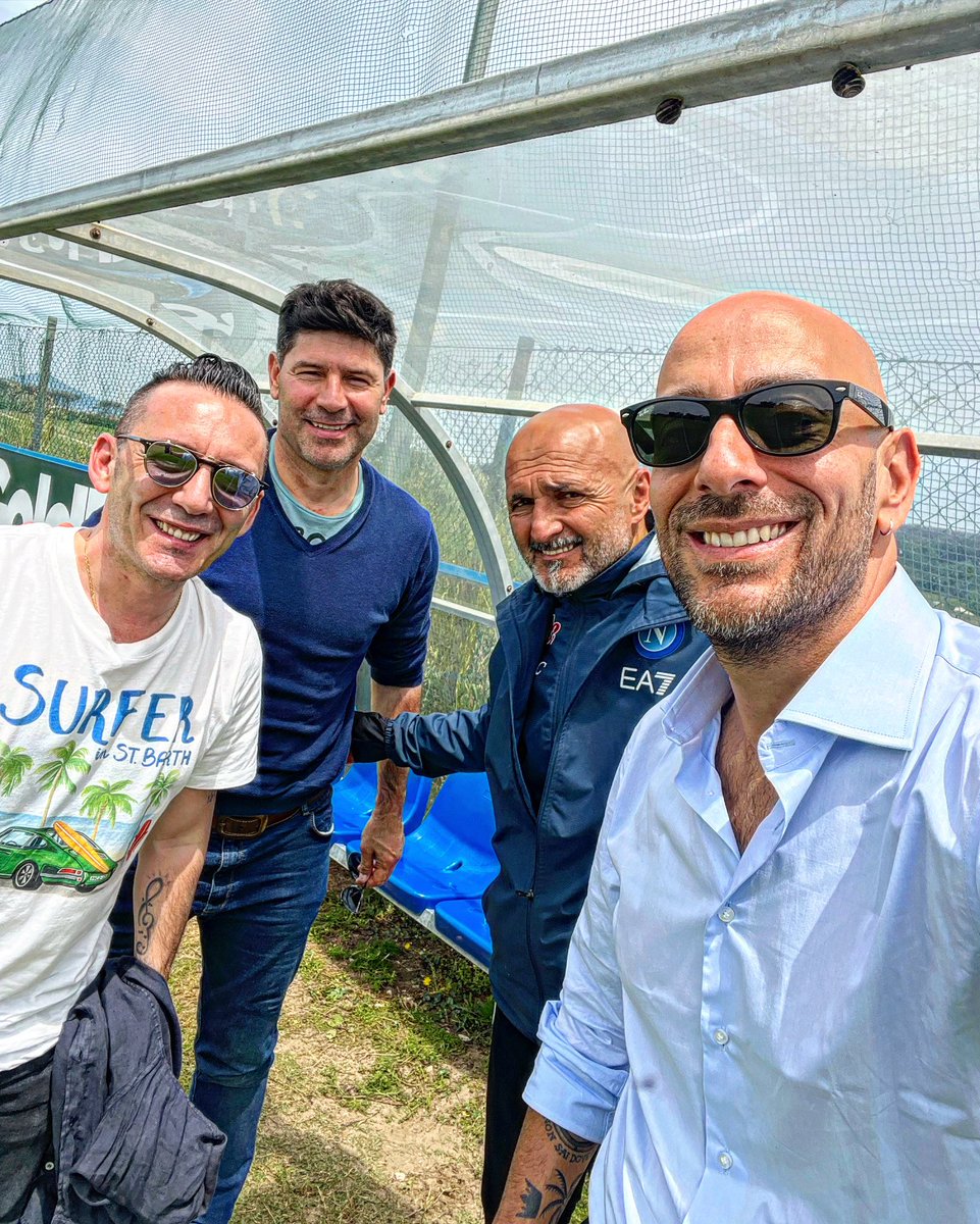 DecibelBellini's tweet photo. Quando a Castelvolturno ti trovi a parlare di calcio e musica con @modaufficiale @lucianospalletti e @robertososapampa9 ❤️ #Napoli #ForzaNapoli #KekkoModa #Spalletti #PampaSosa #DecibelBellini https://t.co/2oGR69wcmB
