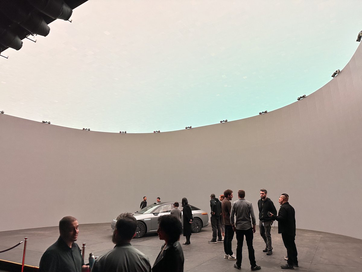 rikognition's tweet photo. Still admiring this stage at Sony Innovation Studios — casually using a full 180 degree virtual production set for events and lighting product demos 😭
At first I thought the stars on the ceiling were built in because the blacks were so black… but it’s a screen too!
#RAM10 #AFEELA #360RA