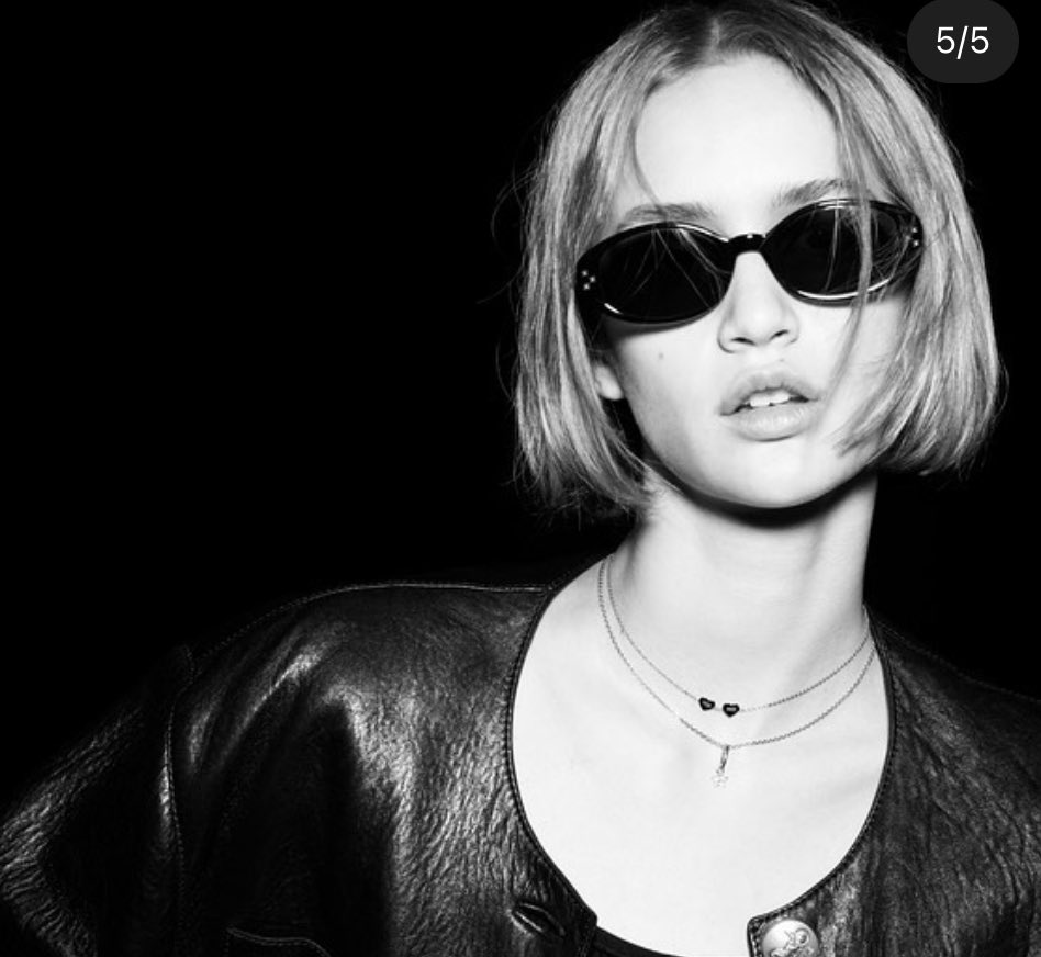 🕶 @celineofficial OVAL S212 sunglasses 🖤

#LISAXCELINE
#LISA #LALISA 
#MONEY #SHOONH