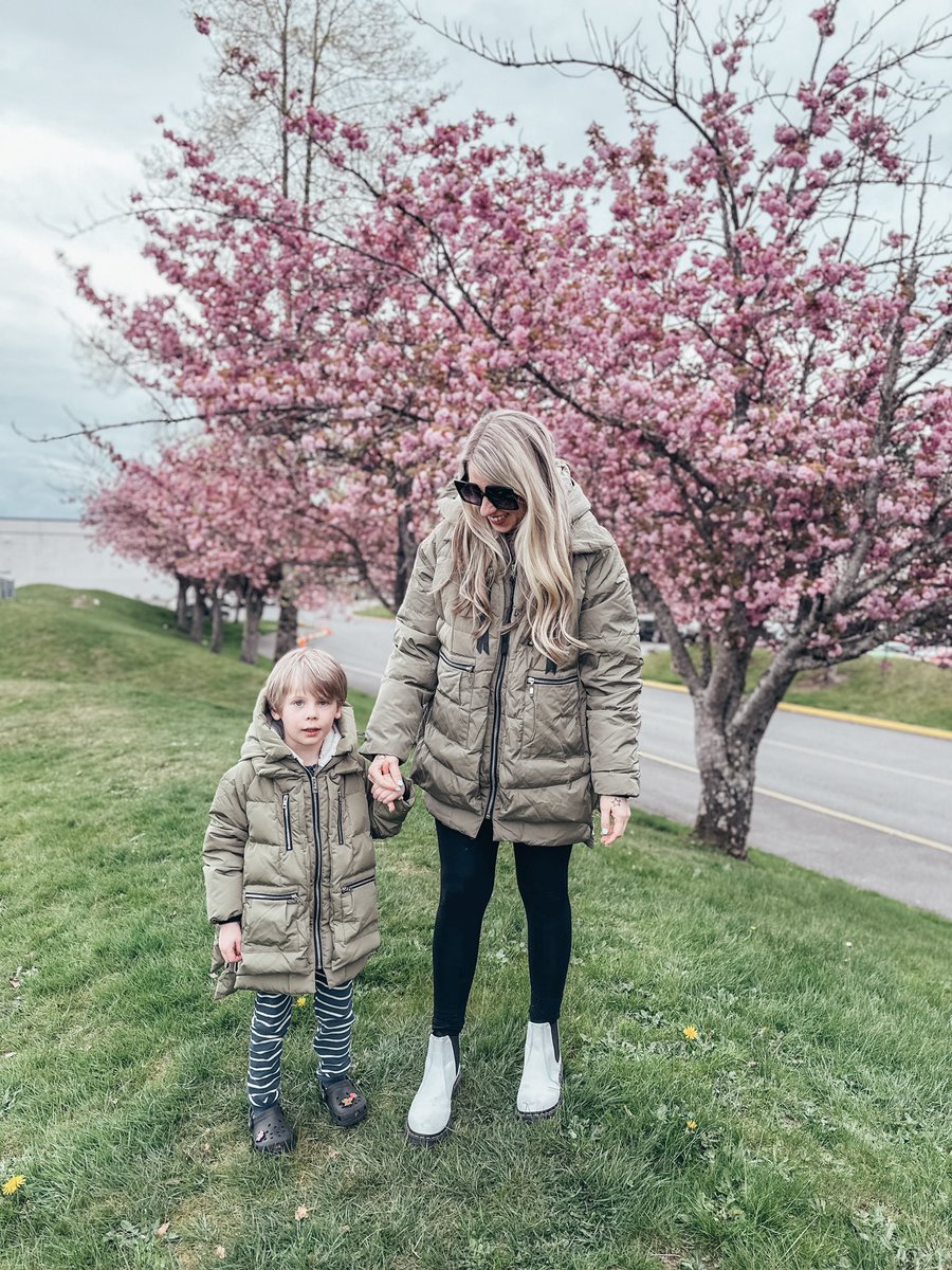 Like Mother, Like Son - pick matching styles to make simple cute attire.

#orolay #orolayofficial #springtime #springday #theamazoncoat #matchingstyles #mommyandme #mixandmatch