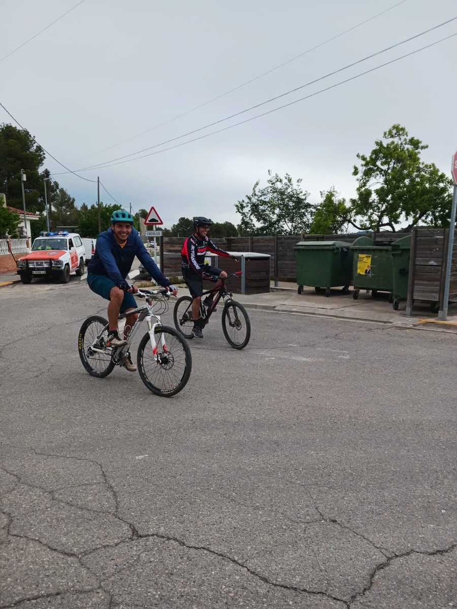 AVPCVilanova's tweet photo. Dissabte passat dia 13 de maig el voluntariat de Vilanova del Camí va fer servei de recolzament per a l'AV Protecció Civil de Cabrera en motiu de la cursa "Salts d'Aigua".

Agraïm la col·laboració dels veïns i veïnes del municipi per realitzar l'esdeveniment sense cap incident. https://t.co/oM5tMLtgAZ