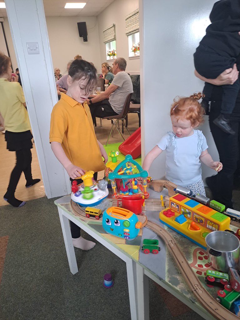 Classes Rowan, Pine and Beech enjoyed a visit to the community cafe this week. I think a couple of the adults scones went missing though! 🤔😂