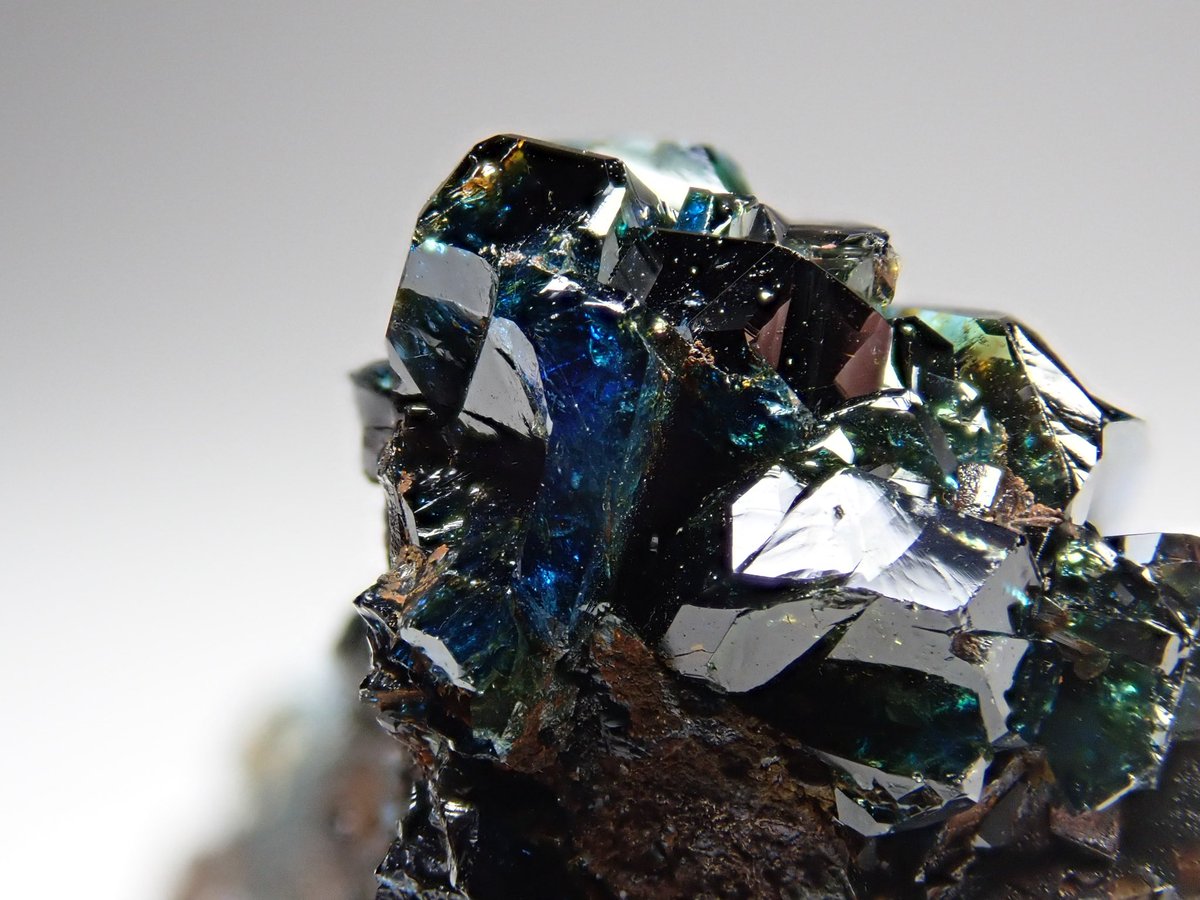 Bump_cloud's tweet image. 昔の写真から。
大隅石、キノ石、天藍石、コルネ鉱