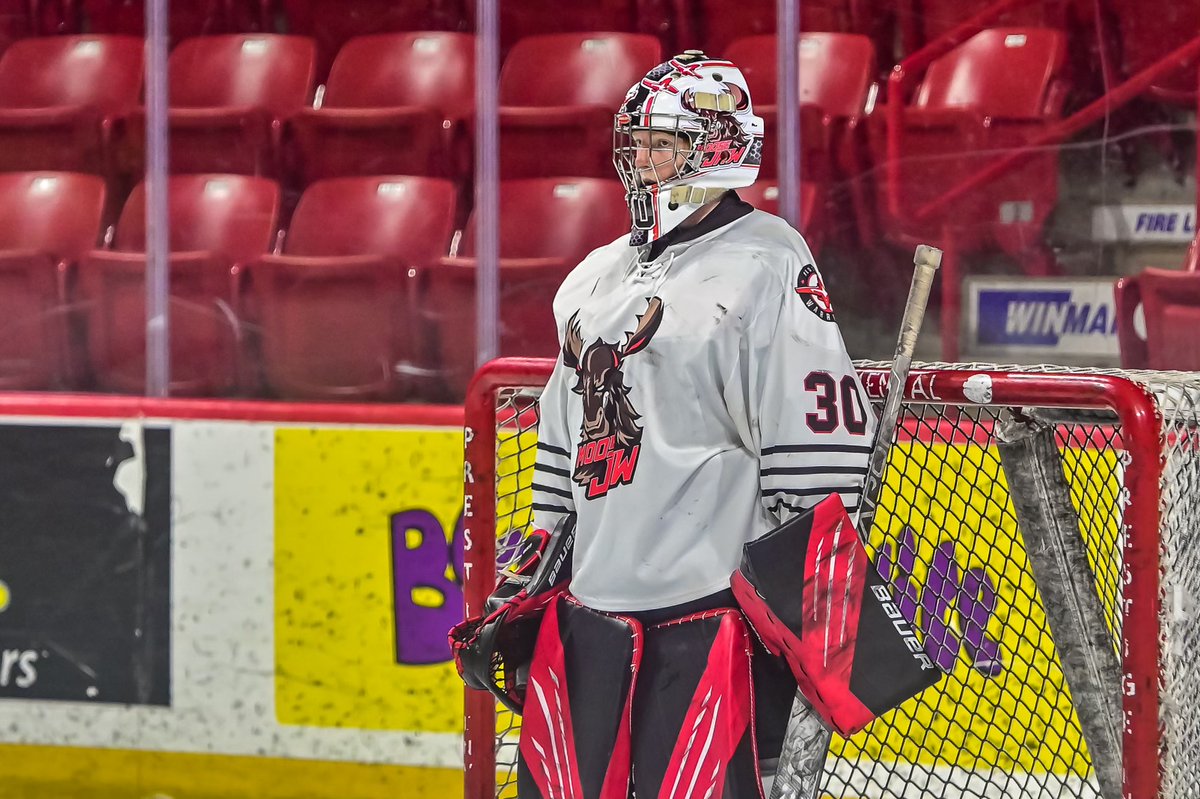 We are excited to announce the signing of local 05 goalie, Ryan Hicks!

Ryan played last season with the <a href="/MJAAAWarriors/">Moose Jaw Winmar® Warriors</a> and also AP'd with us through the last couple seasons.

Check out Ryan's stats 👇(And that EP profile pic🔥)

eliteprospects.com/player/647238/…

#WeyburnRedWings #SJHL