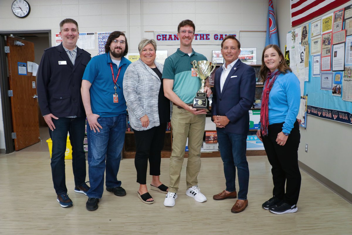dbqschools's tweet photo. We are #DbqSchoolsProud that @SeniorRamFam registered 92% of their eligible voters to secure the Carrie Chapman Catt Award from @IowaSOS Paul Pate! Congratulations to staff members Dain Leytem and Kyle Barton who spearheaded this effort! #ThreeRamClap ❤️🐏💙 https://t.co/W803AvD02s