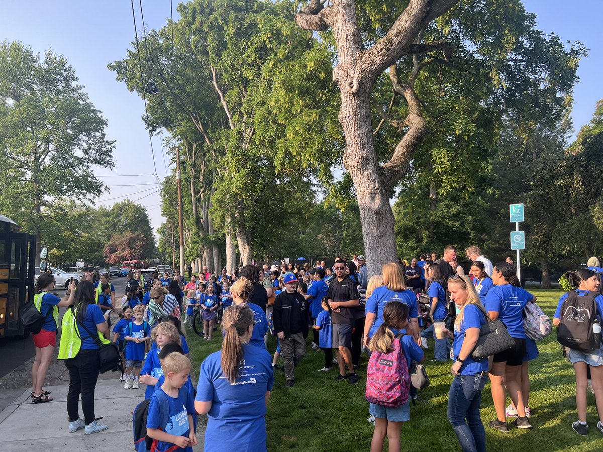 WadeSmithEdD's tweet photo. A beautiful morning for a #walkingschoolbus @wwschools at #EdisonElementary. Thank you @BlueZones and @CityofWW for helping make it happen and your support. https://t.co/7SI8iYnWG8