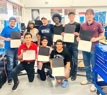 SBC_Alliance's tweet photo. 👏 to the first cohort of @CA_DIR state registered mechatronics pre-apprentices sponsored by @SBCountySchools #IEConnect

@SBCo_Supt_Ted @FontanaUnified @FUSD_Supt @SummitSkyHawks @AsstSuptIE @LAUNCH_IE @intech_center @IEmanufacturing
 
Learn more https://t.co/q0q94HWmpv https://t.co/XJsLli7Hwi