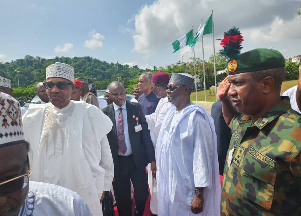 Julius Berger Projects: President Buhari commissions newly built ultra-modern Presidential/VIP wing of State House Medical Centre in Abuja - stocksng.com/julius-berger-… #nse #nigeriastockexchange #nigeria #cbn #EnglishLanguageDay #TuesdayThoughts #WorldBookDay