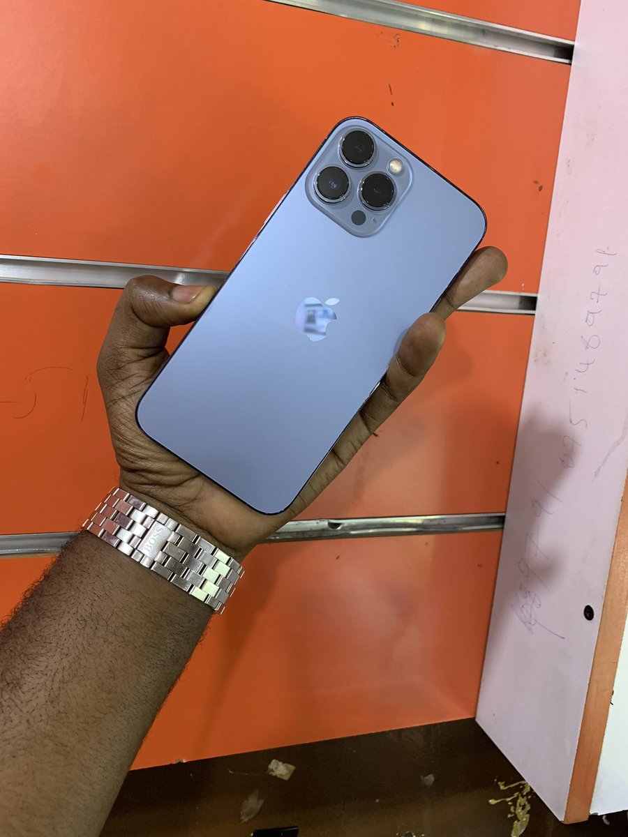 TonnyFra's tweet photo. Iphone 13pro max 256GB.  Battery 98  at 3.1M ugx.   0706211147 https://t.co/YgbctVkRPw