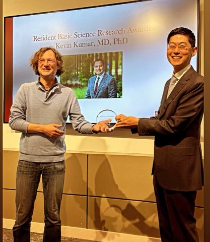 I am extremely grateful to receive the 2023 Resident Basic Science Research Award from @StanfordNsurg. Thank you @MichaelLimMD and @WernigLab for this great honor. #stanfordneurosurgery #microglia #regenerativemedicine