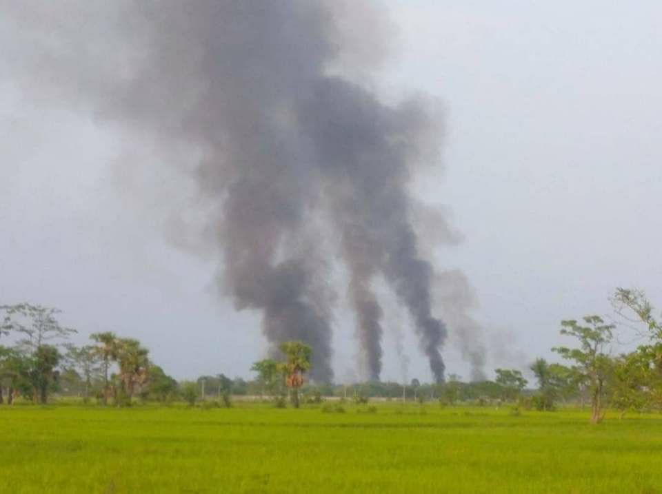 According to KURDAF, military armed forces set fire to the residential properties in KanThit village, KhinOo tsp, Sagaing division this evening.  #2023May19Coup #Japan4MyanmarRevolution #MyanmarCauseisGlobalCause #WhatsHappeningInMyanmar