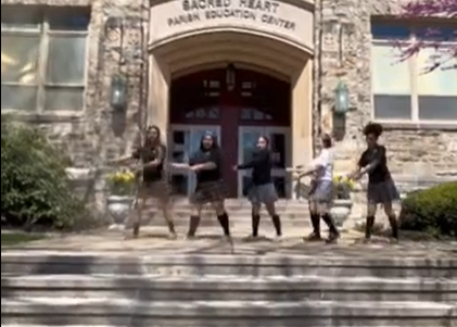 🎼 #MakeaJoyfulNoise for Sacred Heart School West Reading! 🎤 These #saintsandscholars are moving with spirit at this Berks elementary school. Each vote is a donation of $10 or more to the school! ✨Watch the video at the link below! 👇 weloveourcatholicschools.com/fundraising/sa…