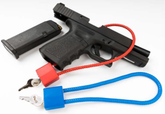 #Gunviolence is a #publichealth #emergency, says <a href="/ERGoddessMD/">Sandy Simons MD</a> #EPs should promote #gunsafety by educating #patients about gun safes, trigger locks, and storing bullets away from guns. <a href="/ResearchAFFIRM/">AFFIRM at the Aspen Institute</a> <a href="/meganranney/">Megan Ranney MD MPH 🌻</a> bit.ly/425nJCj