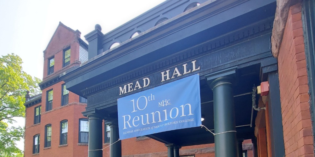 Mount Holyoke Alums tweet media