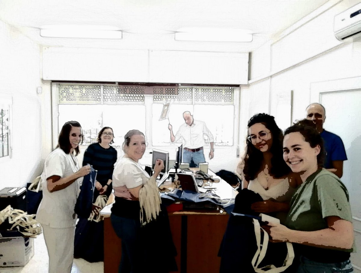 cepcastilleja's tweet photo. AGRADECER👏 el trabajo, dedicación y compromiso de mi equipo del @cepcastilleja en la organización y gestión de las jornadas #UnaDirecciónParaIlusionarte. Aquí un poquito del trabajo que "no se ve"😉  @asadipre @FormacProfAnd @EducaAnd https://t.co/EqtvfoVI7r