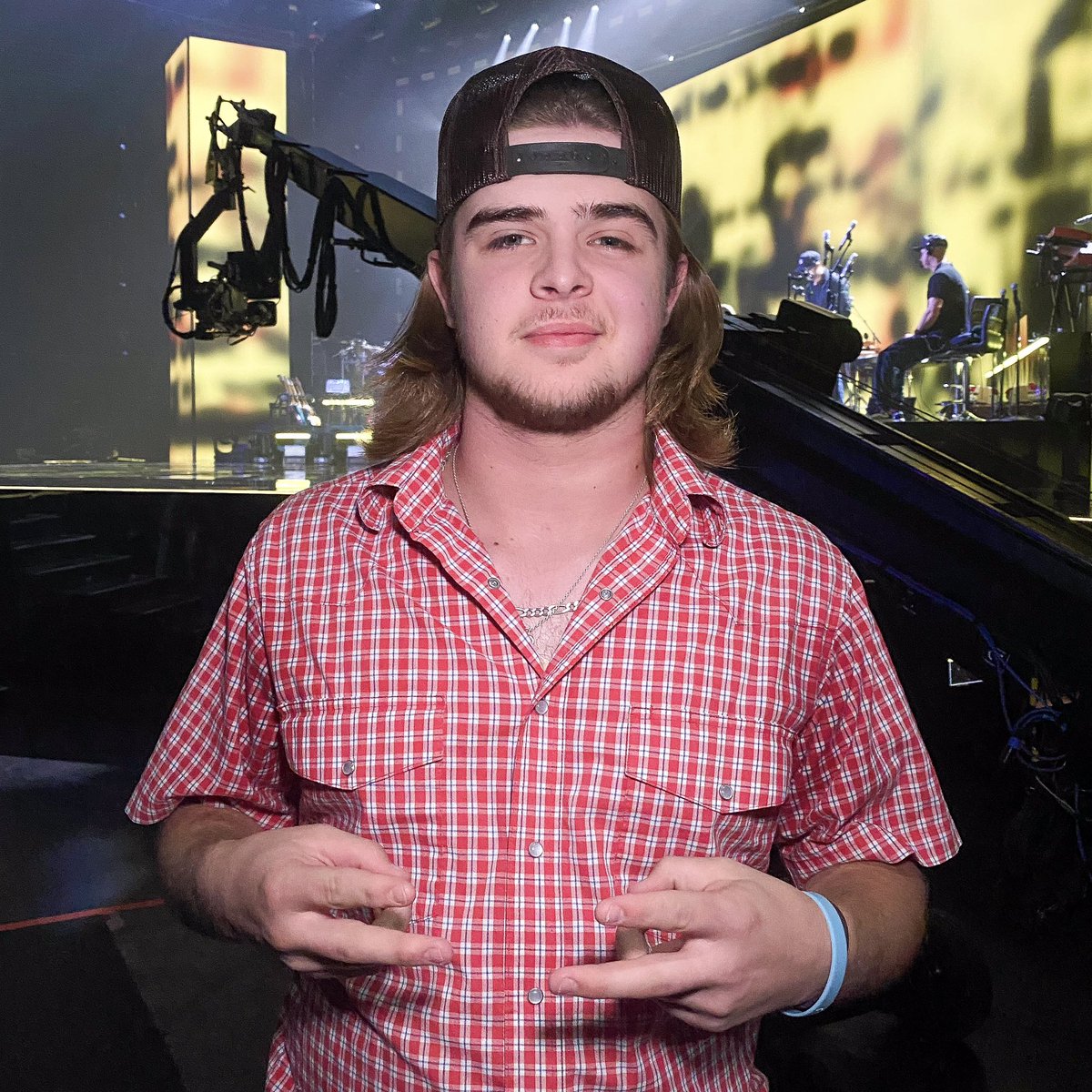 AmericanIdol's tweet photo. This country boy made it all the way to the #GrandFinale of #IDOL! 🤠 Drop a 🐴 if you want @ColinStough to giddy up to the big win on Sunday! https://t.co/AztWKunj0e