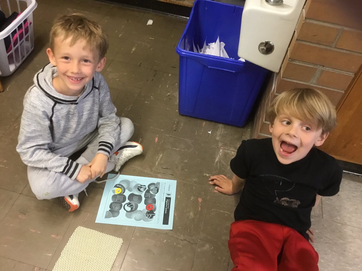 FeehanORH21's tweet image. “Rolling” through the digestive system!🥐🍓🧀 @ORHEagles21 #WeHelpChildren #makingitfun