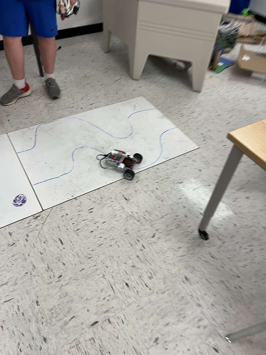MsMyers5's tweet photo. “Over the River and through the woods” decorating and delivering cupcakes is HARD! But my advanced kiddos had fun at least🤷🏼‍♀️😂 https://t.co/aBFCHJbBNC