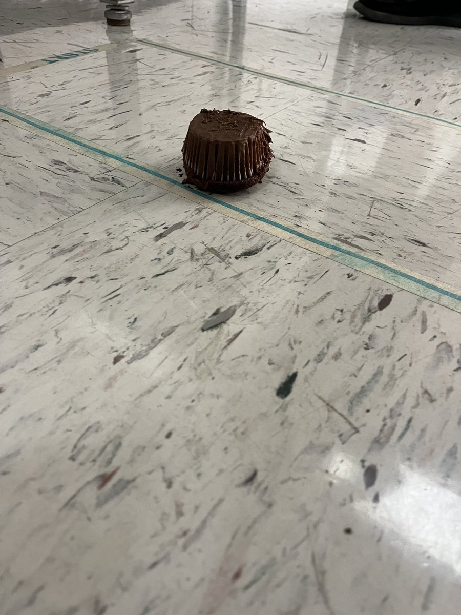 MsMyers5's tweet photo. “Over the River and through the woods” decorating and delivering cupcakes is HARD! But my advanced kiddos had fun at least🤷🏼‍♀️😂 https://t.co/aBFCHJbBNC