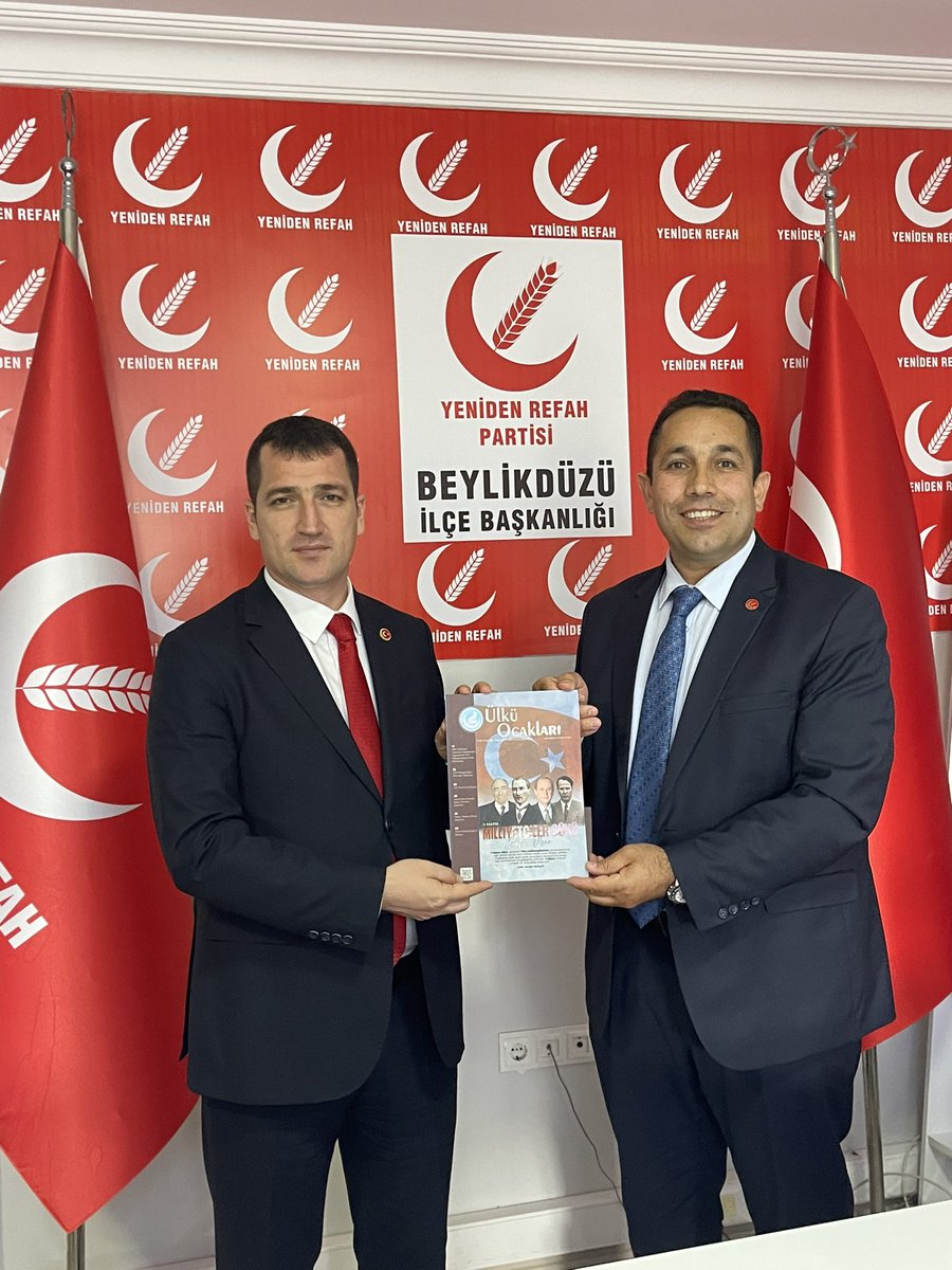 BulentAydin49's tweet photo. Beylikdüzü Ülkü ocakları başkanı Sayın @SERKANEREMSAYIN Başkanımız ve yönetimi ilçe başkanlığımıza yapmış oldukları ziyaret bizleri ziyadesiyle memnun etti kendilerine şahsım ve teşkilatım adına teşekkür ediyorum biz birlikte çok daha güçlüyüz. 
@ErbakanFatih 
@Ulku_Ocaklari https://t.co/cy4KH6RFuE