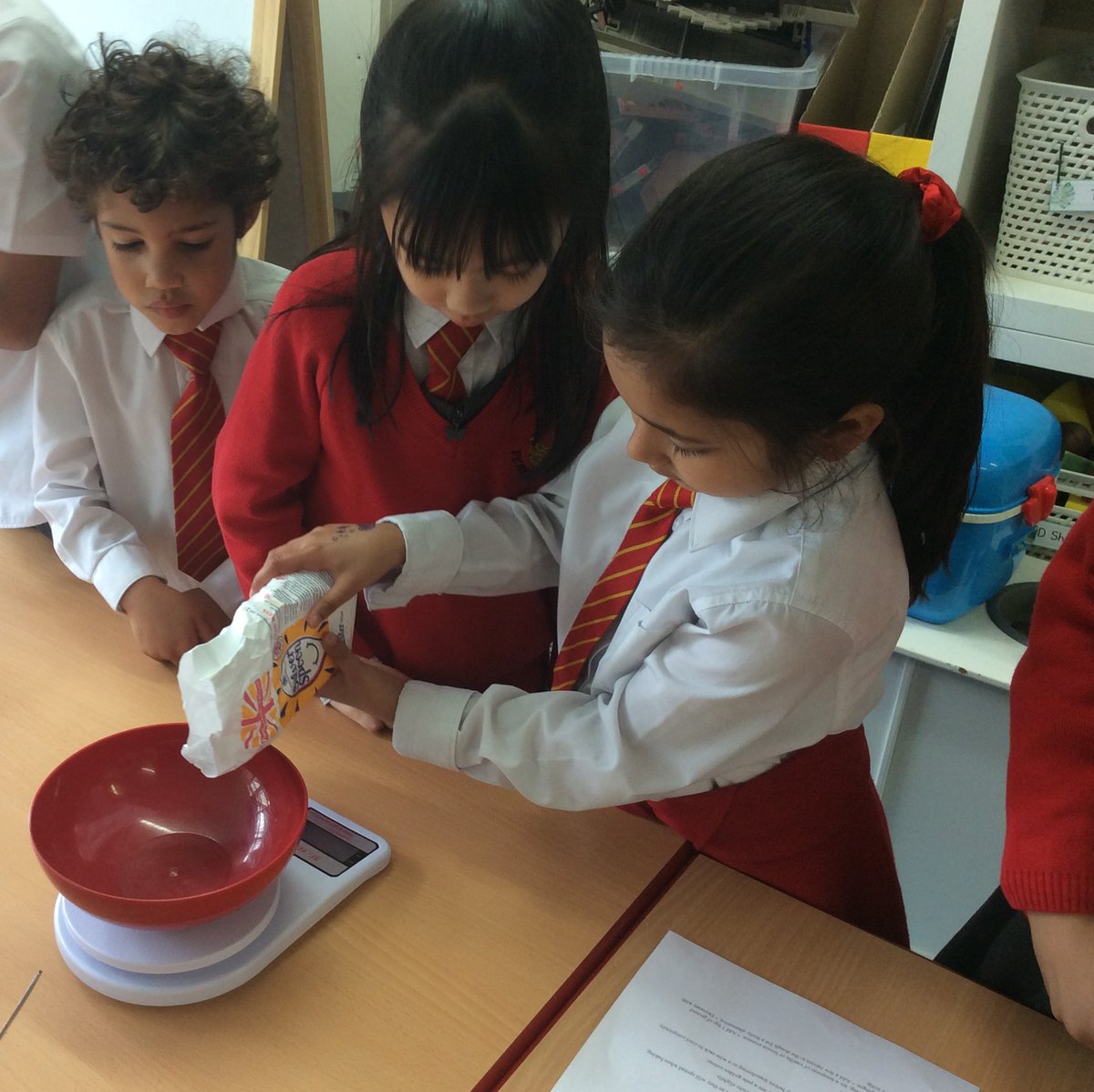 PerryHallOrp's tweet photo. Year 2 have been busy making 17th Century biscuits this week so we just had to fire up the cob oven again! Delicious! https://t.co/V714XG7t6E