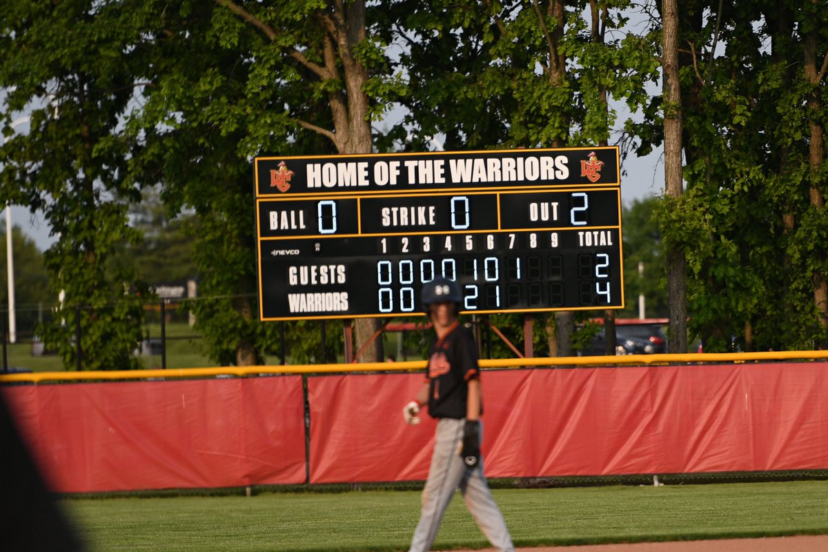 Thursday evening, the baseball team beat North Union 4-2 in their first postseason action. The Warriors advance to Monday’s District Semifinals against Utica at WC’s Penn Field.
 
Pictures provided by Sheri Hooley with Flashesofun Photography.