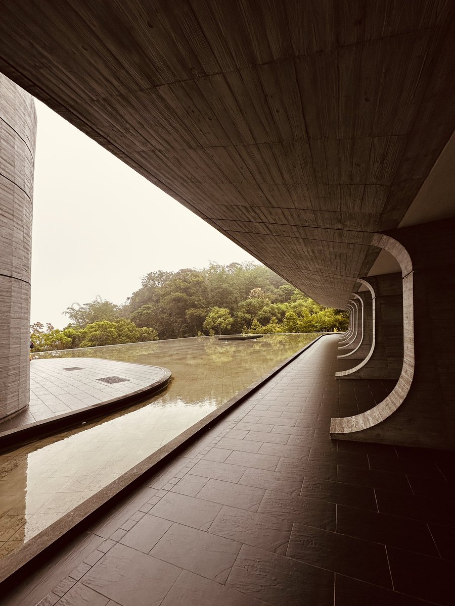 這光景
突然想唱梁靜茹的：崇拜