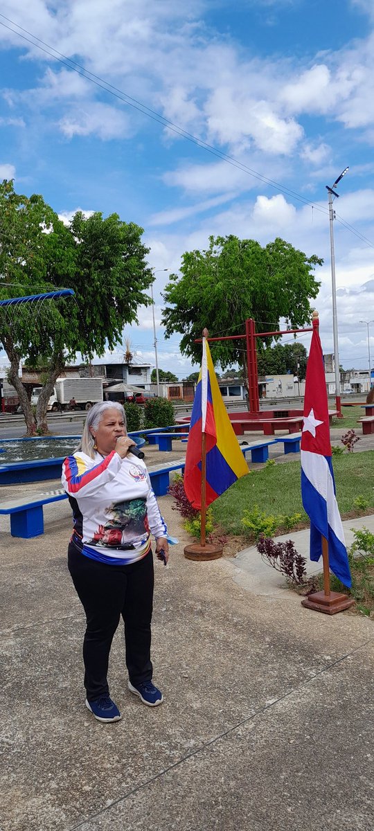 AdanVillavicen5's tweet photo. Se realizó acto central por el aniversario 128 de la caída en combate de José Martí, preside Dr Osvaldo Ibáñez vicejefe nacional de la MMCVEN , #MartiVive @Cubacooperabol2 @cubacooperaven @DiazCanelB @Dagober76504073 @amarcanopsuv @Colina_VClara @DeZurdaTeam_ https://t.co/VsvqdKQPUX